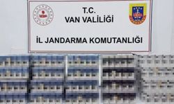 Van’da kayısı çuvalların içerisinde bin 490 paket kaçak sigara ele geçirildi