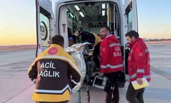 Hakkari’deki hasta ambulans helikopterle Van’a nakledildi