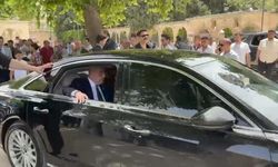 Müsavat Dervişoğlu kutsal mekana makam aracıyla girdi