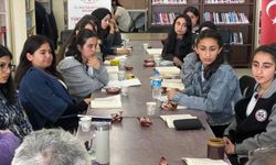 ’Yüksekova Okuyor’ etkinliğinde öğrenciler kitap içeriklerini tartıştı