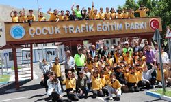 Hakkâri’de Çocuklar Trafik Kurallarını Eğlenerek Öğreniyor