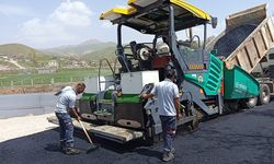 Yüksekova Devlet Hastanesi Bahçesi Asfaltlanıyor