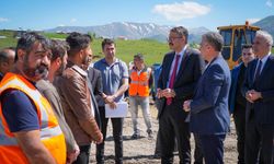 Vali Ali Çelik, Yüksekova Organize Sanayi Bölgesi'nde İncelemelerde Bulundu