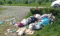 Yüksekova’da Piknik Sonrası Çöp Manzarası