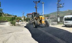 Yüksekova’da Pizok TOKİ Yolunda Asfalt Yama Çalışması Yapıldı