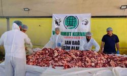 Van’da geleneksel toplu kurban kesimi