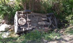 Şemdinli’de Yolcu Minibüsü Dereye Uçtu: 11 Kişi Yaralandı