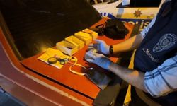 Ehliyet sınavında kopya düzeneğiyle yakalandılar