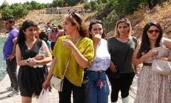 Bayramda Akdamar Adası ve ören yerlerine ziyaretçi akını