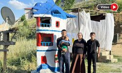 Gemi Şeklinde Maket Ev Yaptı, Hayaline Bahçesinde Hayat Verdi