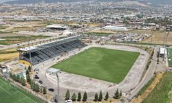 Kahramanmaraş’ta 4 bin kişilik futbol sahası hızla yapılıyor