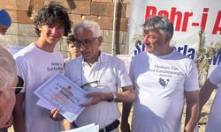 Ahlat’ta yüzme maratonunun en küçüğü 3,5 saatte hedefe ulaştı