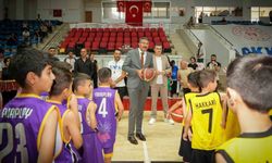 Potanın genç yıldızları madalyalarını Vali Çelik’ten aldı