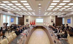 Bakan Işıkhan, Memur-Sen Başkanı Yalçın ve hizmet kollarında ilgili sendika temsilcileri ile bir araya geldi