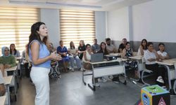 Mersin’de ebeveynlerin çocuklarıyla iletişimine ışık tutuluyor