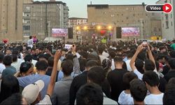 Yüksekova'da Rojda Şenses konserine yoğun ilgi: Konser alanı doldu taştı