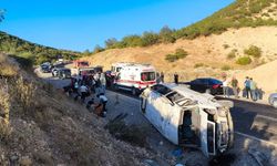 Adıyaman’da tarım işçilerini taşıyan minibüs devrildi: 19 yaralı