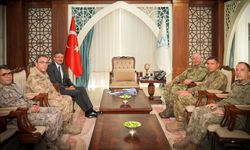 Korgeneral Zorlu Topaloğlu’ndan Vali Çelik’e ziyaret