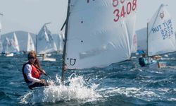 Olympos Regatta’da genç yelkenciler dalgalara meydan okudu