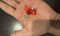 Bulduğu çeyrek altını polise teslim etti