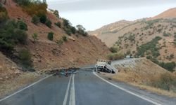 Hakkari’de kamyonet takla attı: 2 yaralı
