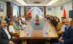 Hakkari’de LGS ve YKS’de Başarılı Öğrenciler Ödüllendirildi