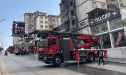 Gaziantep’te 5 katlı binada çıkan yangın söndürüldü: 23 kişi dumandan etkilendi