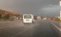 Yüksekova'da Yaz Yağmuru etkili oldu