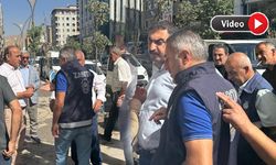 Yüksekova’da zabıta, kaldırımı işgal eden esnafa göz açtırmadı