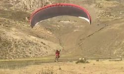 Hakkari’de yamaç paraşütü eğitimi düzenlendi
