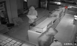 Ankara’da kuyumcudan 7 kilo altın hırsızlığı kamerada