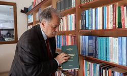 Prof. Dr. Erol Kürkçüoğlu’ndan Erzurum Öğretmenevi’ne kütüphane desteği