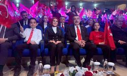 Bakan Tekin ve Bakan Göktaş öğrencilerin müzikli gösterisini izledi