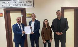 DEM Parti Hakkari İlçe Eş Başkanları Mazbatalarını Aldı