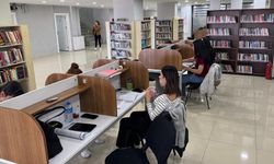 Yüksekova İlçe Halk Kütüphanesinde Öğrenciler Ferah Çalışma Ortamı Buluyor