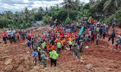 Endonezya'da heyelan faciası: 6 ölü, 17 kayıp