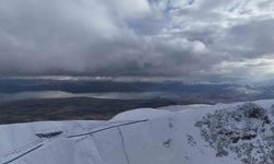 Nemrut Kalderası beyaz gelinliğini giydi