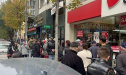 TOKİ başvurusu yapmak isteyen vatandaşlar yüzlerce metre kuyruk oluşturdu