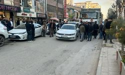 Yüksekova'da maddi hasarlı kaza