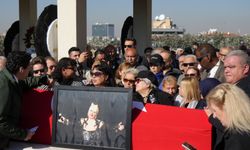 Ünlü sanatçı Muazzez Abacı son yolculuğuna uğurlandı