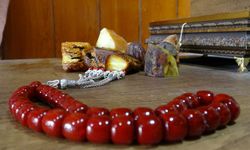 Bu tespihlerin fiyatı dudak uçuklatıyor