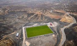 Mardin’de UEFA standartlarında çim yüzeyli futbol sahasında sona gelindi