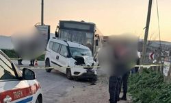 İzmir’de otobüs ile ticari araç çarpıştı: 1 ölü, 2 yaralı