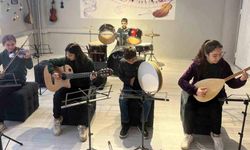 Vefalı eş, hayatını kaybeden kocasının anısına kütüphane ve müzik atölyesi kurdu