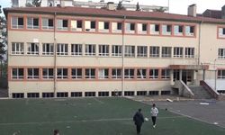 Kahramanmaraş’ta yarım asırlık okul yıkılmayı bekliyor