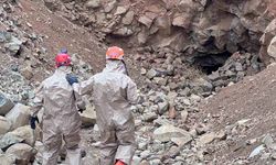 Define aranan mağarada çökme tehlikesi nedeniyle 11 kişilik kurtarma ekibi geri çekildi