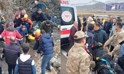 Van’da araç bataklığa uçtu: 5 yaralı