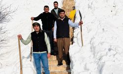 Şemdinli’de muhtar ve imamdan örnek dayanışma