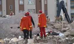 Depremde 56 kişinin öldüğü binayla ilgili 11 sanığa hapis cezası