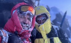 Vanlı dağcılardan Türkiye’nin zirvesine zorlu tırmanış